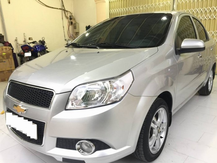 Cần bán Aveo LT 2017 số sàn, màu bạc. odo 28.000km