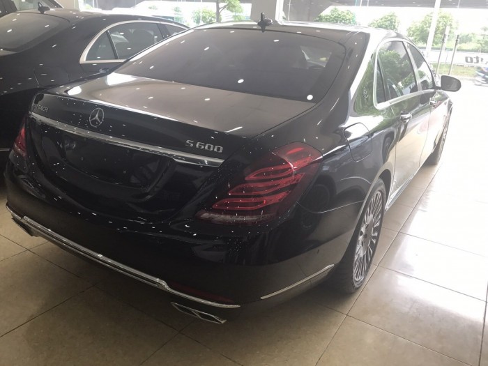 Mercedes S600 Maybach sản xuât 2015,đăng ký 2017,màu đen,lăn bánh 6000 km,xe như mới,biển Hà Nội
