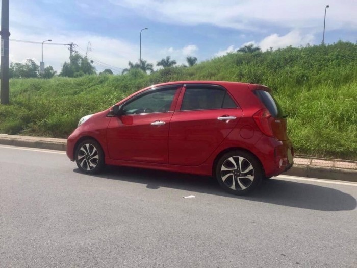Gia đình cần bán Kia morning SI 2018 đk 2019, số tự động, màu đỏ
