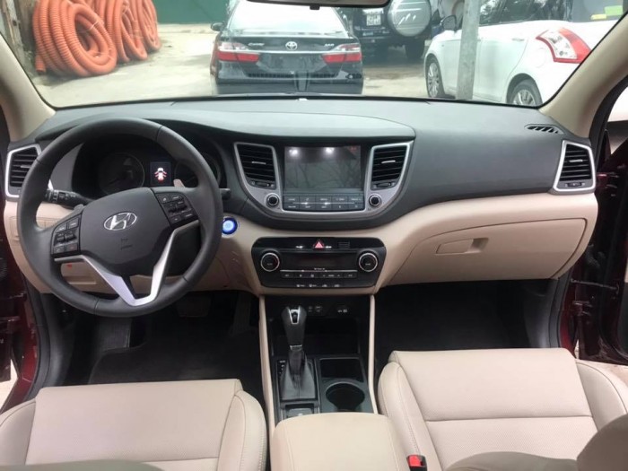 Hyundai Tucson 2.0L máy dầu sx 2018,ODO 8000km