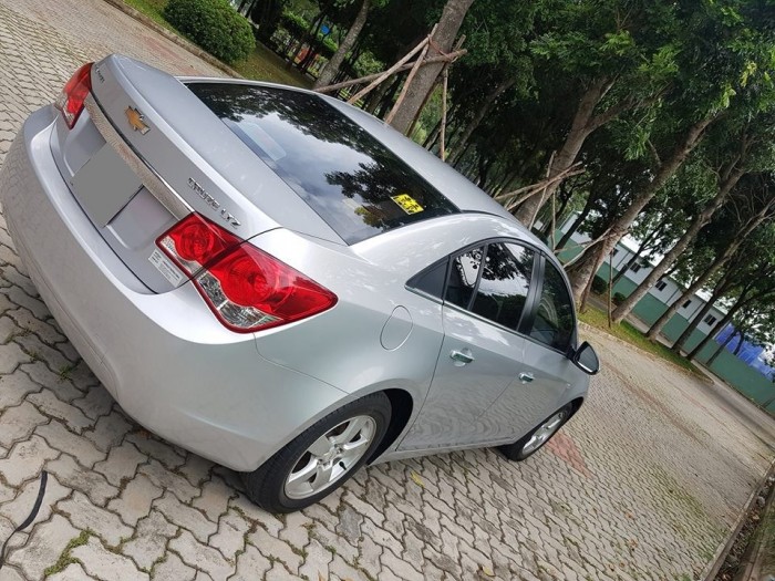 Bán Chevrolet Cruze LTZ  2012 màu bạc tự động chính chủ đẹp