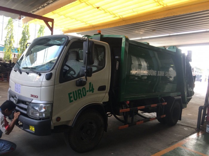 Bán xe cuốn ép rác Hino XZU342 Euro 4  7 khối (m3 )