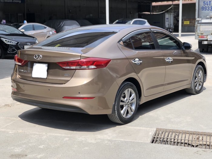 Bán Elantra 1.6AT, màu nâu, đúng chất, giá TL, hổ trợ góp