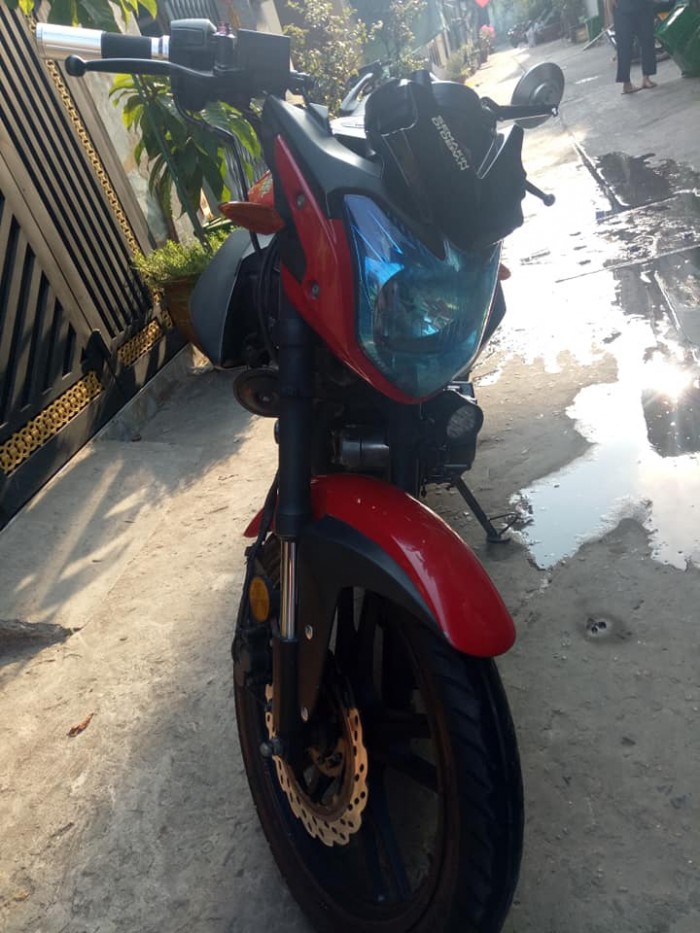 Bán xe Moto Nutos 125c màu đỏ -đen bstp mới 95% nguyên zin, xe nhà xài kỹ bảo dưỡng thay nhớt định kỳ