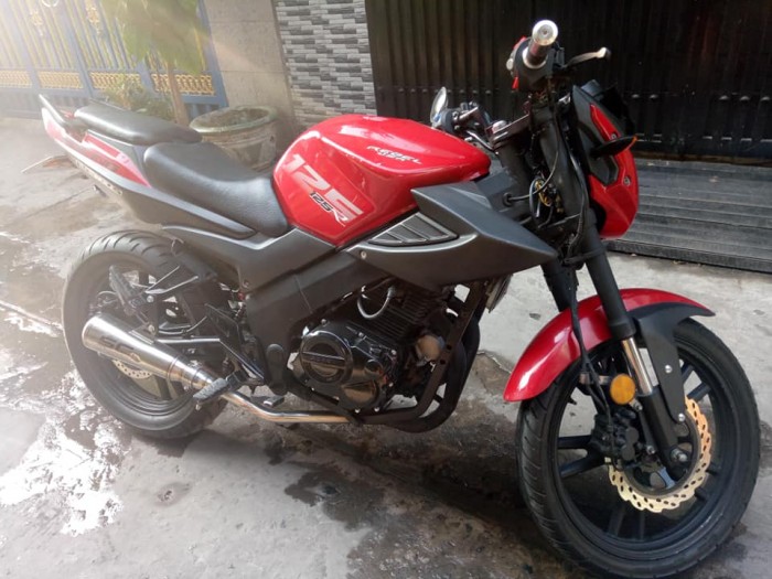 Bán xe Moto Nutos 125c màu đỏ -đen bstp mới 95% nguyên zin, xe nhà xài kỹ bảo dưỡng thay nhớt định kỳ