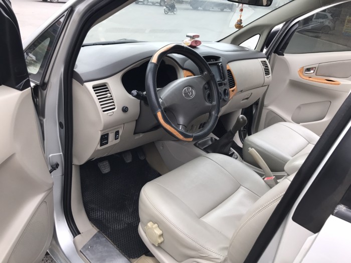 Bán ô tô Toyota Innova G đời 2010, màu bạc, Xe Cực Tuyển. Nói K taxi dịch vụ