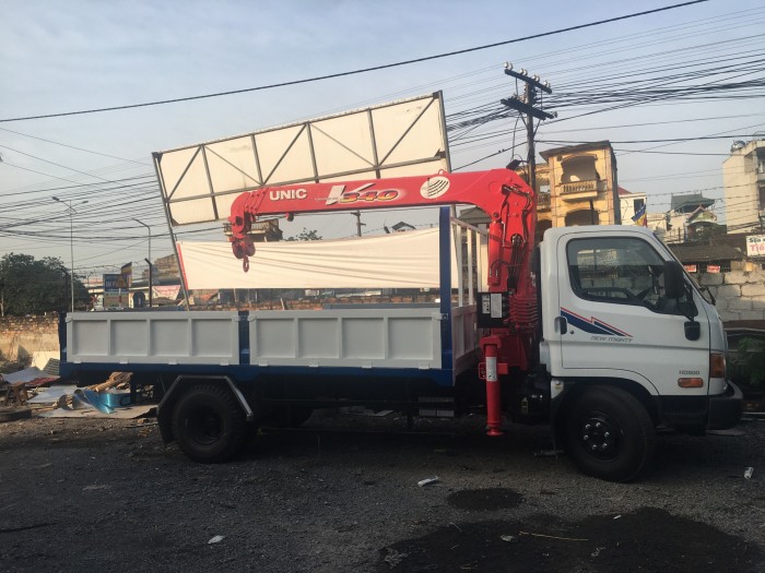 Xe Hyundai 8 tấn HD800  gắn cẩu Unic 3 tấn