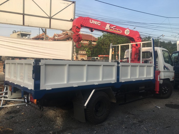 Xe Hyundai 8 tấn HD800  gắn cẩu Unic 3 tấn