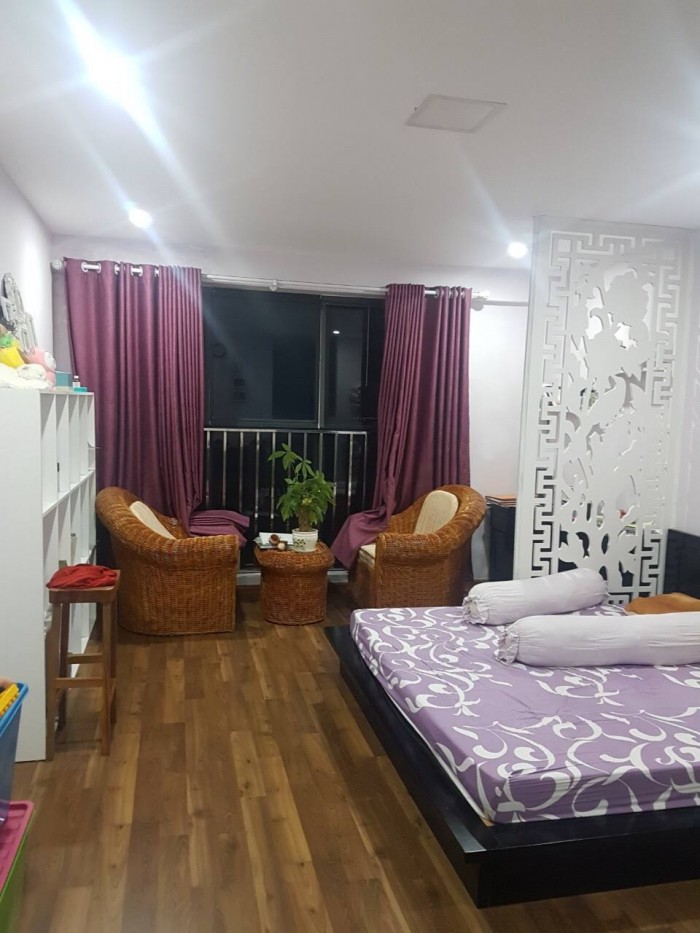 Chủ nhà bán nhanh căn hộ 4 ngủ diện tích 152m2, view Đông Nam