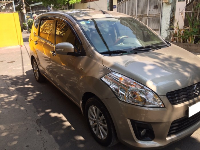 Dư xe cần bán Suzuki eartiga 2016, số tự động, vàng cát, nhập khẩu