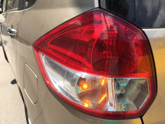 Dư xe cần bán Suzuki eartiga 2016, số tự động, vàng cát, nhập khẩu