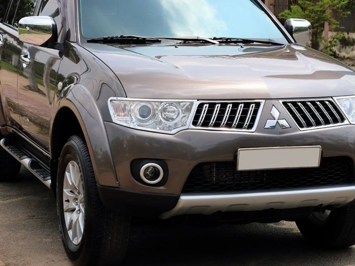 Bán Mitsubishi Pajero tự động 2015 đk 2016  máy xăng xám rất đẹp