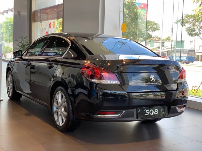 Sedan nhập Pháp Peugeot 508 đời 2015 Mới Khuyến mãi hấp dẫn