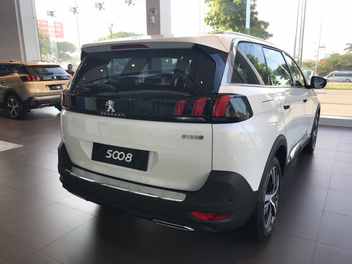 Bảng giá xe Peugeot 5008 New 2019 Khuyến mãi hấp dẫn tháng 3/2019