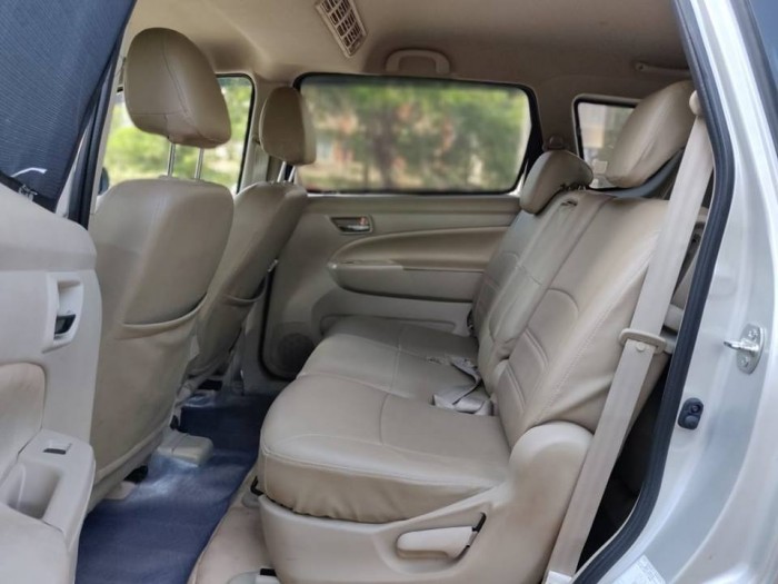Bán Suzuki Ertiga 2017 màu trắng bạc số tự động nhập khẩu
