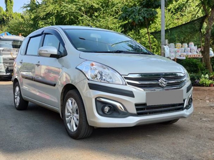 Bán Suzuki Ertiga 2017 màu trắng bạc số tự động nhập khẩu
