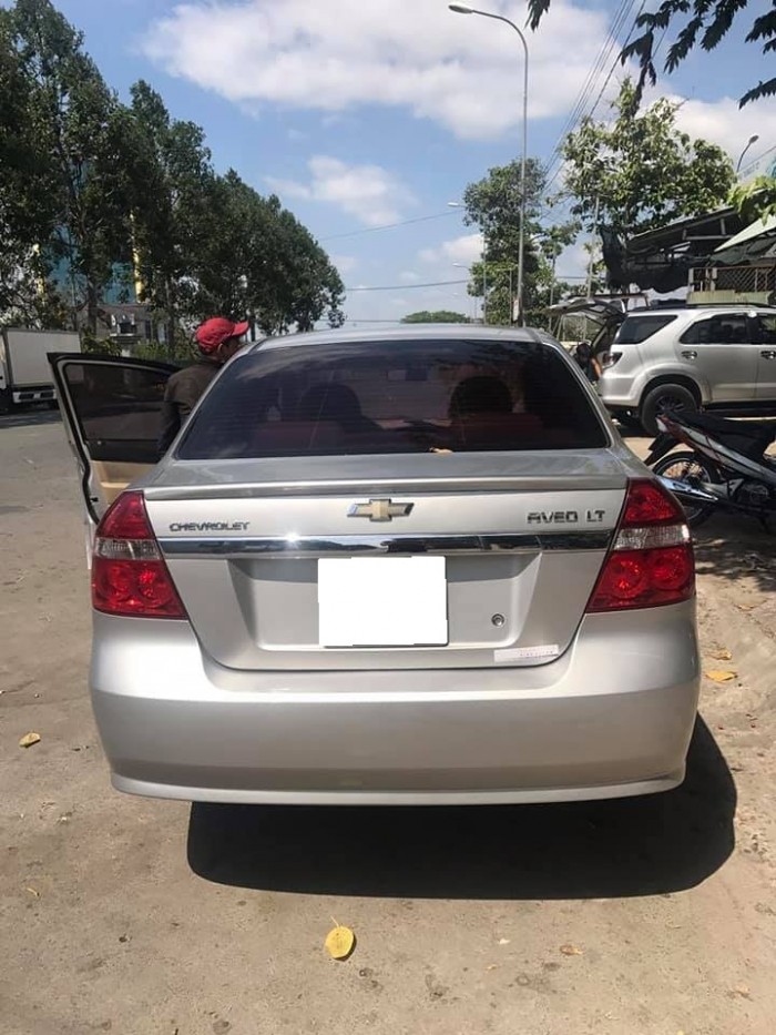 Cần bán Aveo Lt, 2014, số sàn, màu bạc, đẹp len ken xà ben