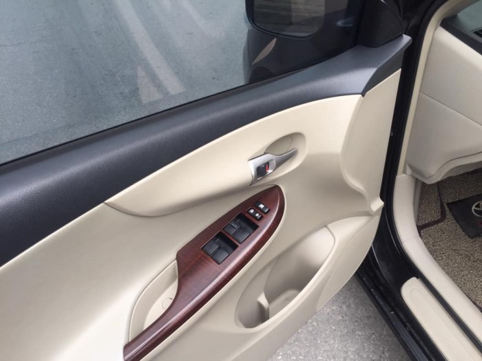 Bán Toyota Altis 2011 tự động 2.0 màu đen full