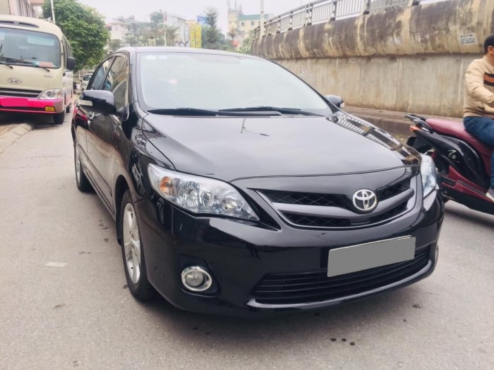 Bán Toyota Altis 2011 tự động 2.0 màu đen full