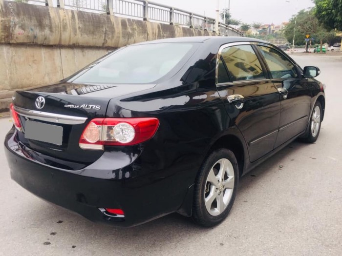 Bán Toyota Altis 2011 tự động 2.0 màu đen full