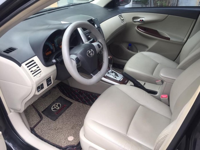 Bán Toyota Altis 2011 tự động 2.0 màu đen full