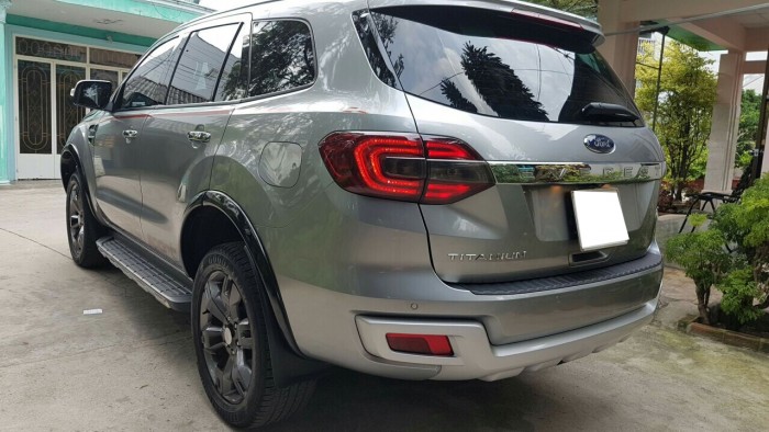 Cần bán Ford Everest Titanium đời 2016 - Xe gia đình