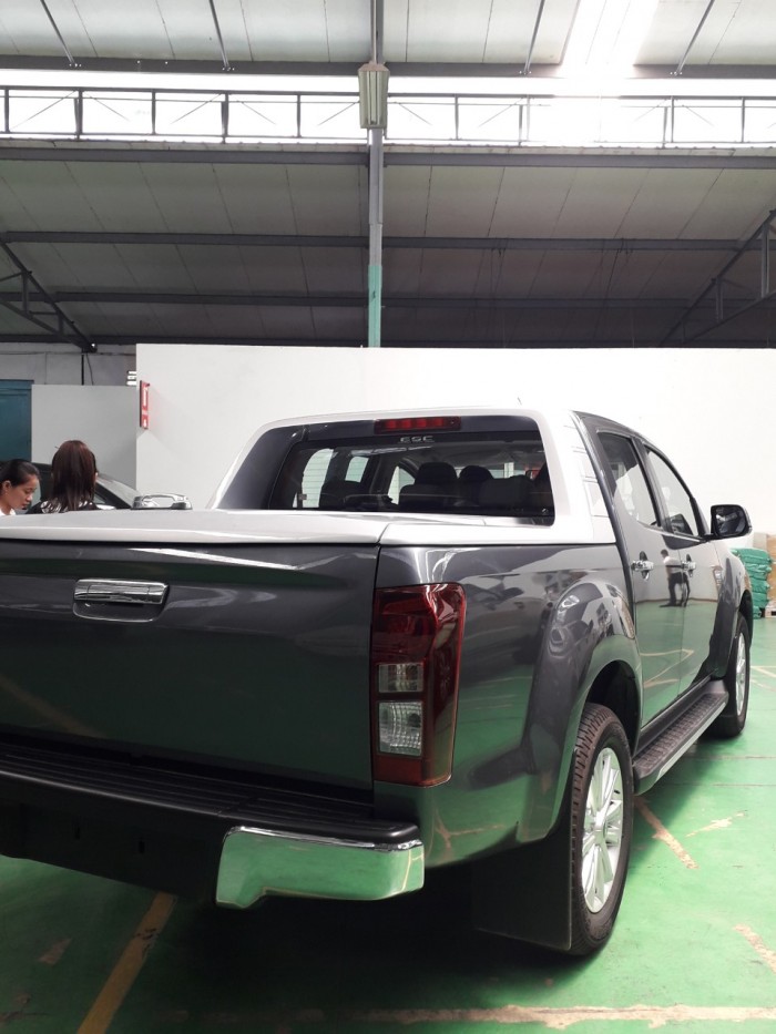 Isuzu Việt Nam giảm giá xe D-Max pick up trong tháng 3 - 100 triệu