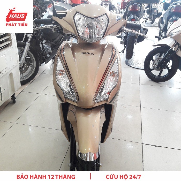 Bán xe Vision T8/2017, màu Vàng, xe đẹp mới đi 10.000 km,, bảo hành 1.5 năm HVN