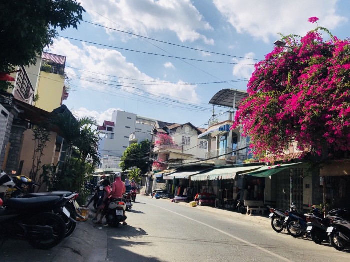 Bán nhà hẻm 8m đường Đỗ Thừa Luông, Tân Phú. DT: 4x 18m. nhà nát