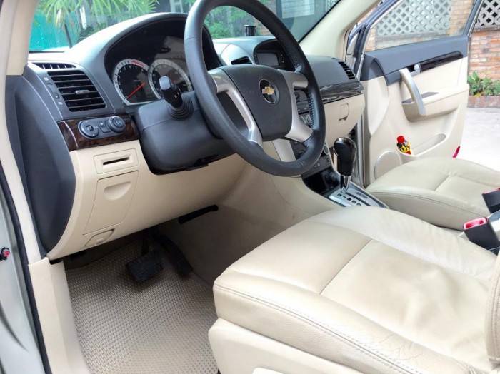 Bán Chevrolet Captiva 2009 tự động vàng cát ít đi