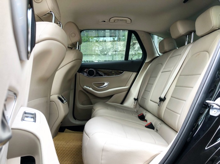 Bán Mercedes GLC200 2019 siêu lướt chính chủ giá cực tốt