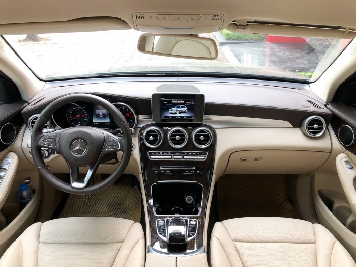 Bán Mercedes GLC200 2019 siêu lướt chính chủ giá cực tốt