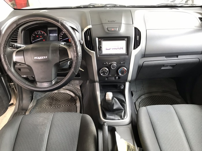 Bán xe bán tải isuzu Dmax LS 3.0MT màu bạc số sàn máy dầu nhập Thái Lan 2013 biển Sài Gòn