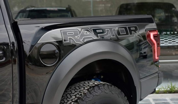 Bán ô tô Ford F150 Raptor Màu đen model 2019, màu đen, nhập khẩu Mỹ, LH: 0982.842838