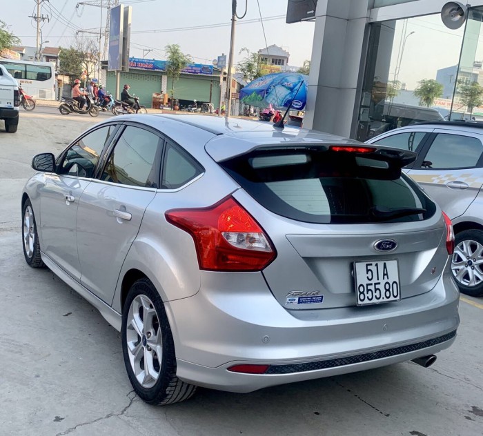 Bán Ford Focus 2.0L 05 cửa sx 2014(màu bạc)