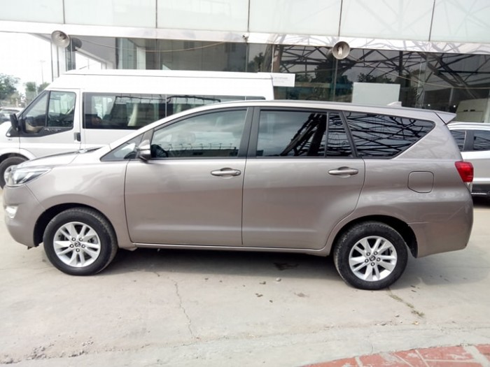 Cần bán Toyota Innova 2.0E 2.017