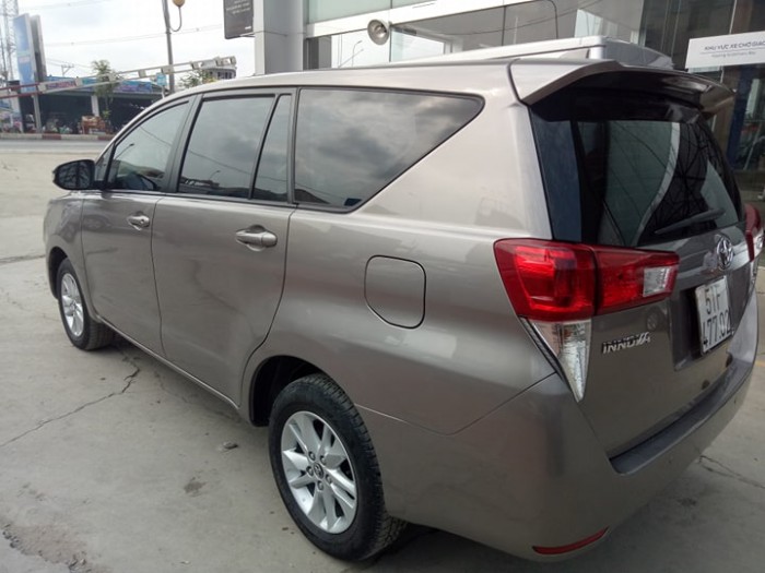Cần bán Toyota Innova 2.0E 2.017