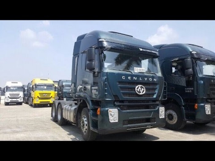 Xe đầu kéo iveco