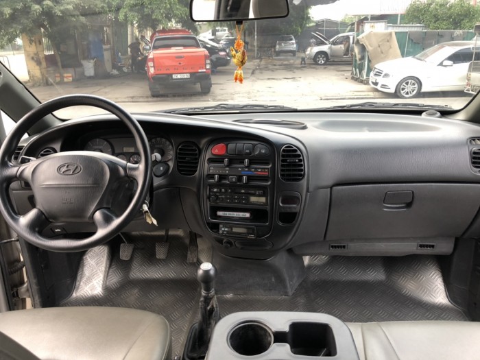 Hyundai Grand Starex 2.5MT sản xuất 2007 bản 12 chỗ màu Bạc