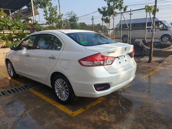 Xe du lịch Suzuki Ciaz 5 chỗ - Đẳng cấp Sedan