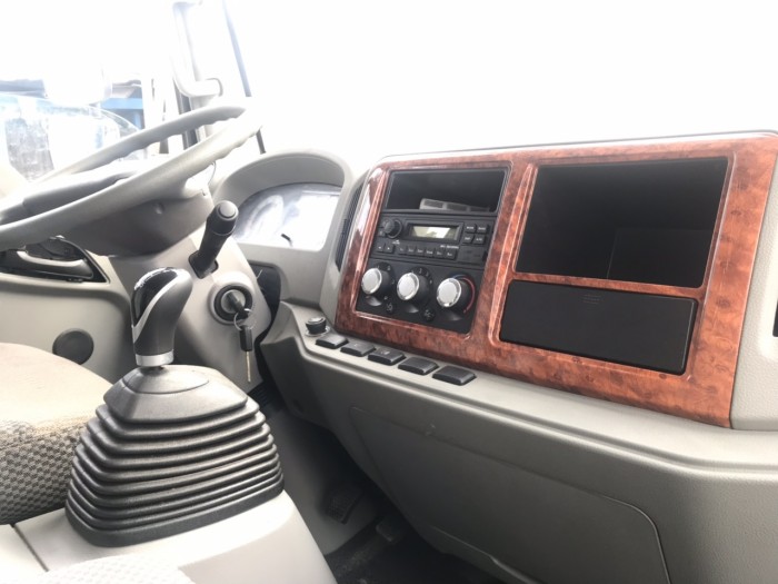 Hyundai 8 tấn – thùng hàng dài 6 mét 2 – ga cơ – máy khõe.