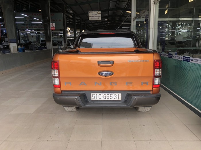 Bán Ford Ranger Wiltrack 3.2L màu cam sx 2015 form mới