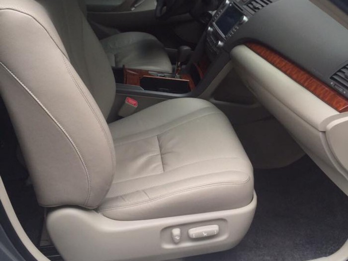 Bán Toyota Camry 2011 bản 2.4G màu xám tự động rất đẹp.