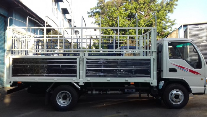 Xe tải 2t4 ISUZU thùng bạt 4.4m turbo, trợ lực, phun dầu điện tử