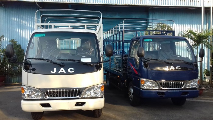 Xe tải 2t4 thùng bạt động cơ ISUZU thùng 4.4m lấy xe ngay