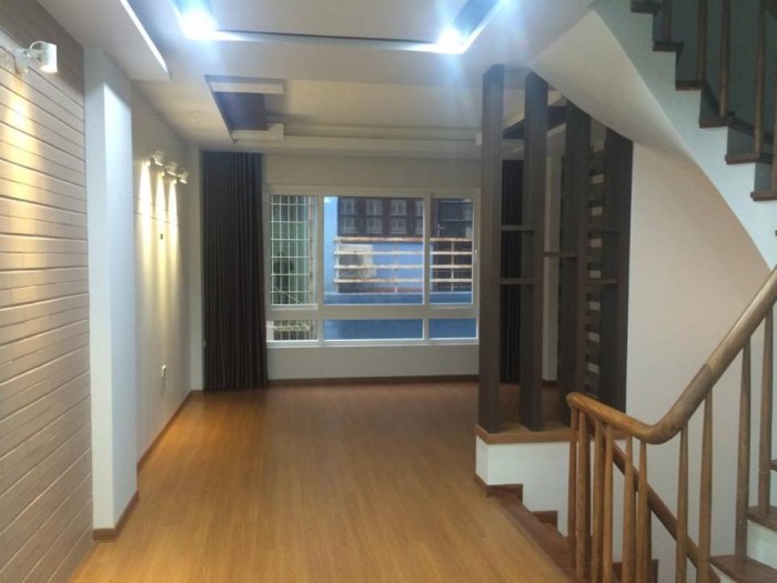 Bán nhà mới phố Đào Tấn 5 tầng mặt tiền gần 4m