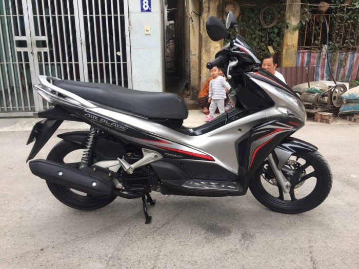 Chính Chủ Bán Xe Airblade Fi Đen Bạc