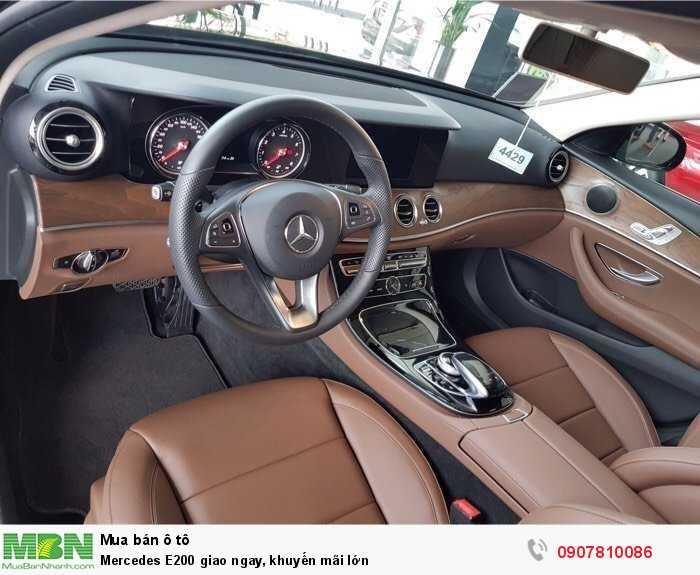 Mercedes E200 giao ngay, khuyến mãi lớn