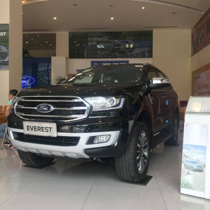 Cần bán xe Ford Everest Titanium  màu đen 2019 tại Vĩnh Phúc, Cao Bằng, Lạng Sơn