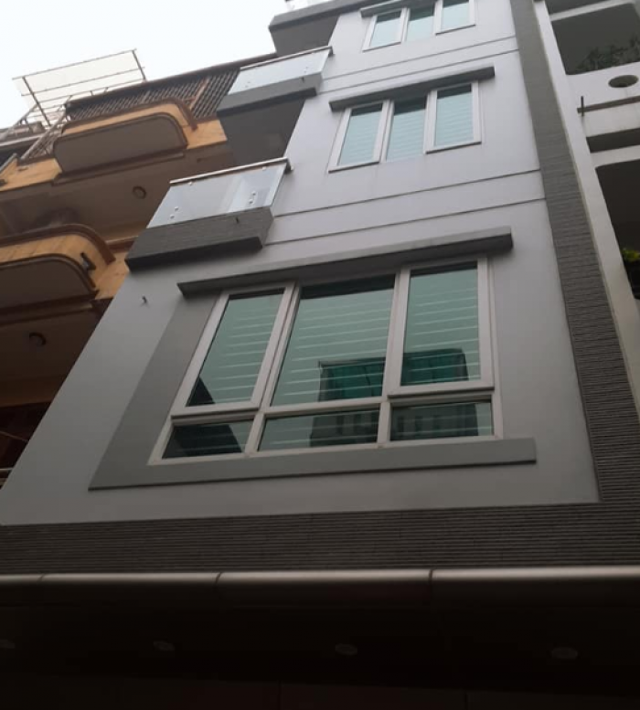 Bán nhà mới phố Tôn Thất Tùng 42m2, 4 phòng ngủ.